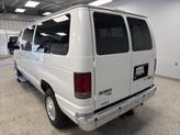 Thumbnail of 2009 Oxford White Clearcoat Ford E350 Super Duty