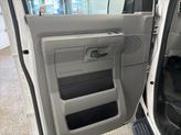 Thumbnail of 2009 Oxford White Clearcoat Ford E350 Super Duty