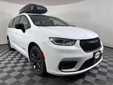 Thumbnail of 2025 White Chrysler Pacifica