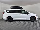 Thumbnail of 2025 White Chrysler Pacifica