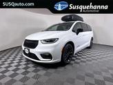 Photo of 2025 White Chrysler Pacifica