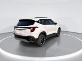 Thumbnail of 2025 Snow White Pearl Kia Seltos