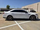 Thumbnail of 2018 White Platinum Ford Taurus