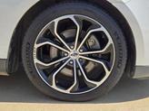 Thumbnail of 2018 White Platinum Ford Taurus