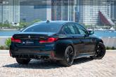 Thumbnail of 2021 Black Sapphire Metallic BMW M5