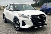 Photo of 2021 Aspen White Nissan Kicks