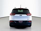Thumbnail of 2017 Bright White Clearcoat Jeep Cherokee