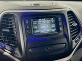 Thumbnail of 2017 Bright White Clearcoat Jeep Cherokee