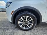 Thumbnail of 2023 Pristine White Metallic Tri-Coat Lincoln Nautilus