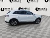 Thumbnail of 2023 Pristine White Metallic Tri-Coat Lincoln Nautilus