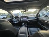 Thumbnail of 2016 Blizzard Pearl Toyota Highlander