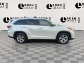 Thumbnail of 2016 Blizzard Pearl Toyota Highlander