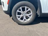 Thumbnail of 2022 Bright White Clearcoat Jeep Grand Cherokee