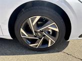 Thumbnail of 2025 White Hyundai ELANTRA