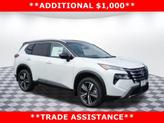 Photo of 2025 Everest White Pearl Super Black Nissan Rogue