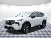 Thumbnail of 2025 Everest White Pearl Super Black Nissan Rogue