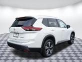 Thumbnail of 2025 Everest White Pearl Nissan Rogue