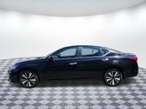 Thumbnail of 2022 Super Black Clearcoat Nissan Altima