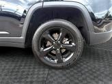 Thumbnail of 2025 Diamond Black Crystal Pearlcoat Jeep Grand Cherokee