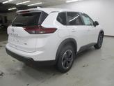 Thumbnail of 2025 Everest White Pearl Nissan Rogue