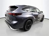 Thumbnail of 2025 Magnetic Gray Metallic Toyota Highlander