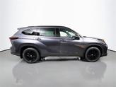 Thumbnail of 2025 Magnetic Gray Metallic Toyota Highlander