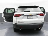 Thumbnail of 2023 Iridescent Pearl Tricoat Chevrolet Traverse