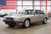 Photo of 1994 Gold Jaguar XJ6