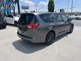Thumbnail of 2018 Granite Crystal Metallic Clearcoat Chrysler Pacifica