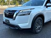 Thumbnail of 2025 Everest White P Nissan Pathfinder