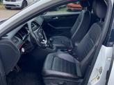Thumbnail of 2016 Pure White Volkswagen Jetta
