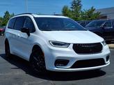 Photo of 2025 Bright White Clearcoat Chrysler Pacifica