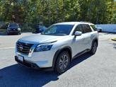Thumbnail of 2025 Brilliant Silver Metallic Nissan Pathfinder