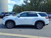 Thumbnail of 2025 Everest White Pearl Tricoat Nissan Pathfinder