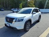 Thumbnail of 2025 Everest White Pearl Tricoat Nissan Pathfinder