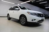 Thumbnail of 2015 Glacier White Nissan Pathfinder