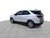 Thumbnail of 2022 Iridescent Pearl Tricoat Chevrolet Equinox