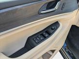 Thumbnail of 2025 Diamond Black Crystal Pearlcoat Jeep Grand Cherokee L