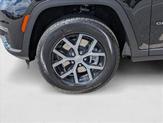 Thumbnail of 2025 Diamond Black Crystal Pearlcoat Jeep Grand Cherokee L