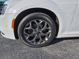 Thumbnail of 2016 Bright White Clearcoat Chrysler 300