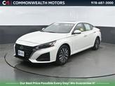 Photo of 2023 White Nissan Altima