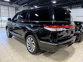 Thumbnail of 2022 Infinite Black Metallic Clearcoat Lincoln Navigator