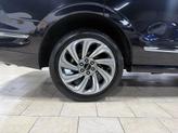 Thumbnail of 2022 Infinite Black Metallic Clearcoat Lincoln Navigator