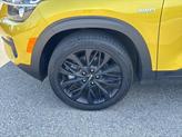 Thumbnail of 2023 Starbright Yellow/Black Roof Kia Seltos
