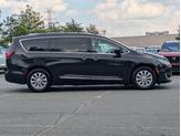 Thumbnail of 2019 Brilliant Black Crystal Pearlcoat Chrysler Pacifica