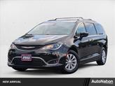Photo of 2019 Brilliant Black Crystal Pearlcoat Chrysler Pacifica