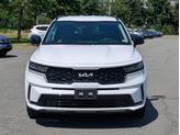 Thumbnail of 2022 Glacial White Pearl Kia Sorento