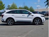 Thumbnail of 2022 Glacial White Pearl Kia Sorento