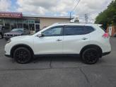 Thumbnail of 2015 White Nissan Rogue