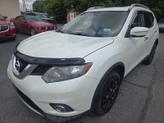 Photo of 2015 White Nissan Rogue